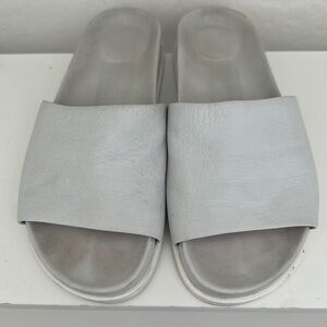Nice leather sz. 8 slides